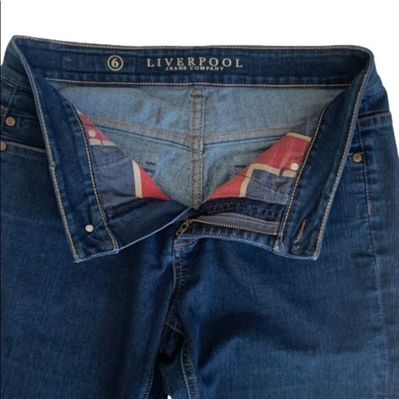 Liverpool Blue Wash Mid Rise Back Button Flap Pockets Straight Jeans Size 6 - Picture 2 of 10